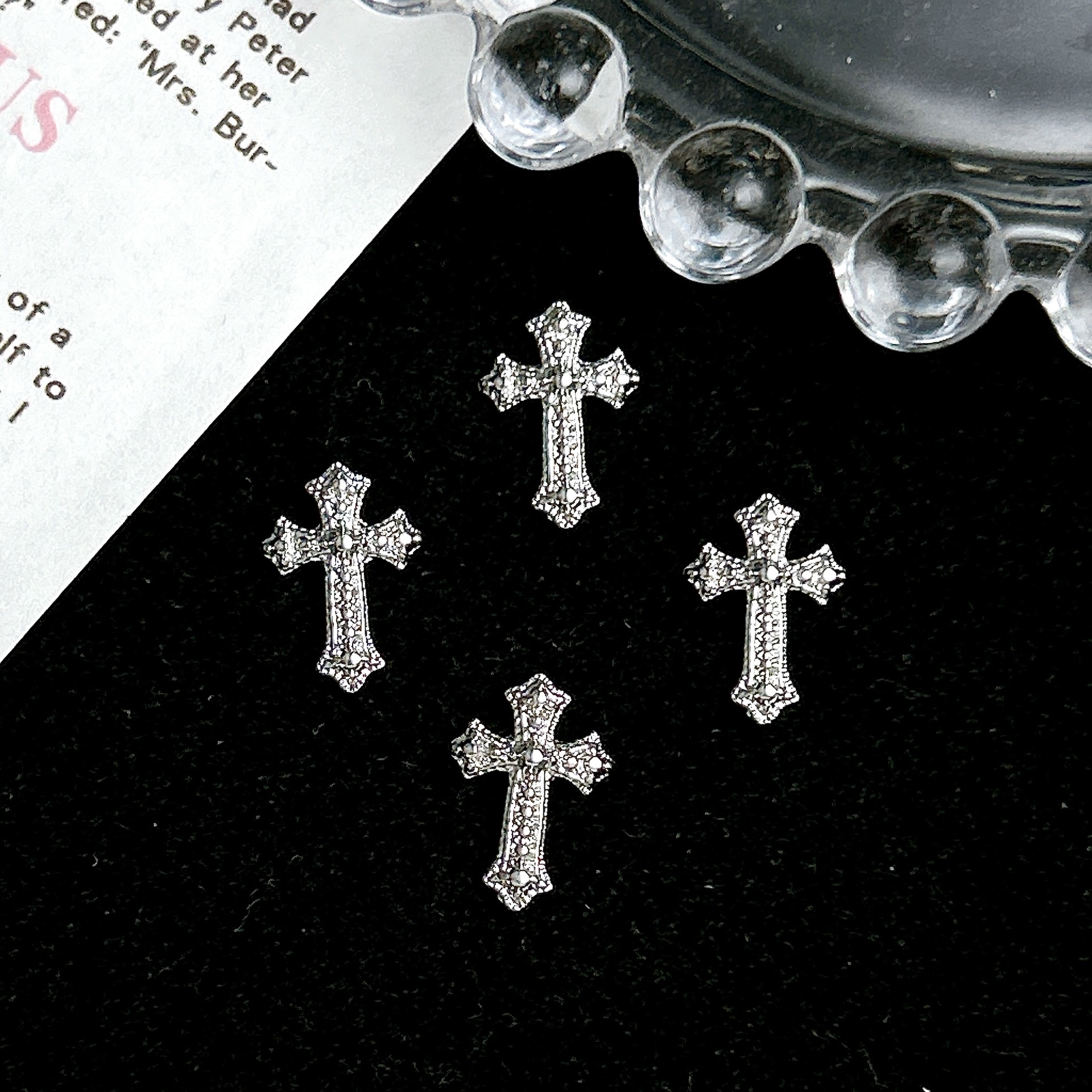 Ventas transfronterizas de joyas de manicuría cruces oro y plata super brillante diamante completo retro punk cruces joyas accesorios diy