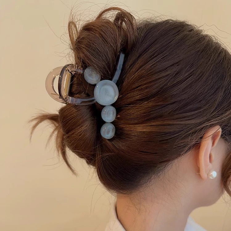 Round Hair Clip in Gray