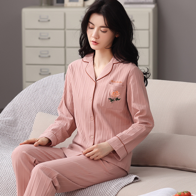 Spring elegant demi-season pijama