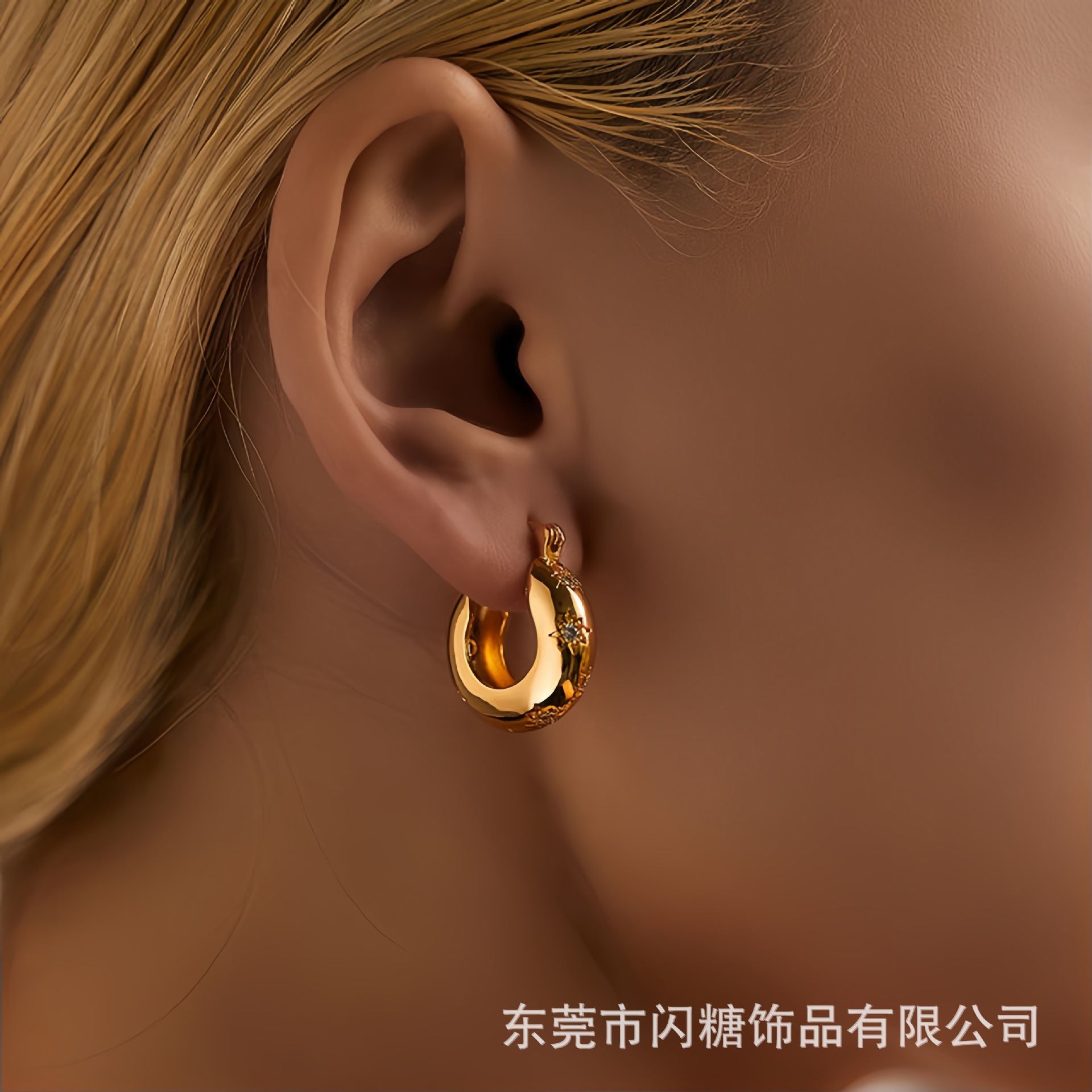 classic fashionable universal earrings stainless steel