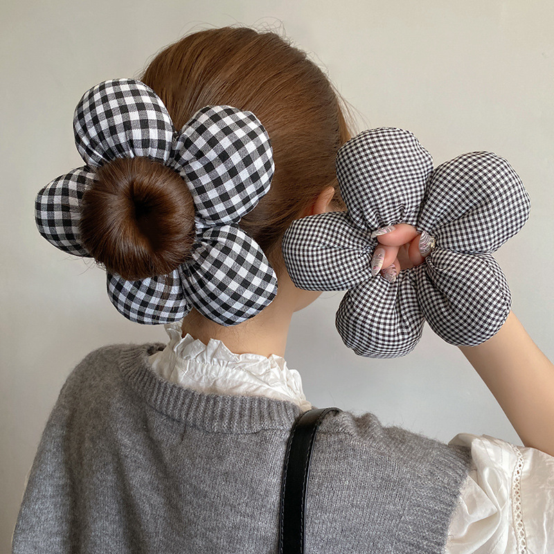 Blanco y negro anillo de cabello de flores a cuadrícula para mujeres 2025 nuevo estilo coreano lindo sensación de alta calidad cabeza de bola no daña cabello tocado de cabello