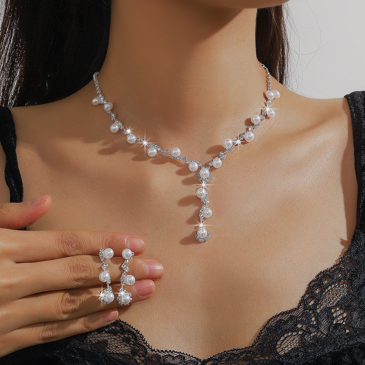 collana donna rete rosso zircone nicchia versatile orecchini ciondolo set metallo clavicola catena fabbrica_voghion.com
