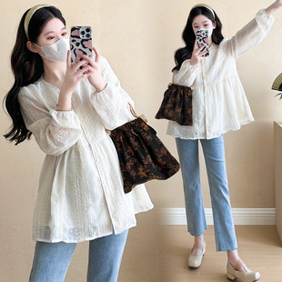 Maternity Fashion Korean 2025 Spring New Pregnant Women Korean V-neck Lace Embroidered Pregnant Women Doll Shirt Top