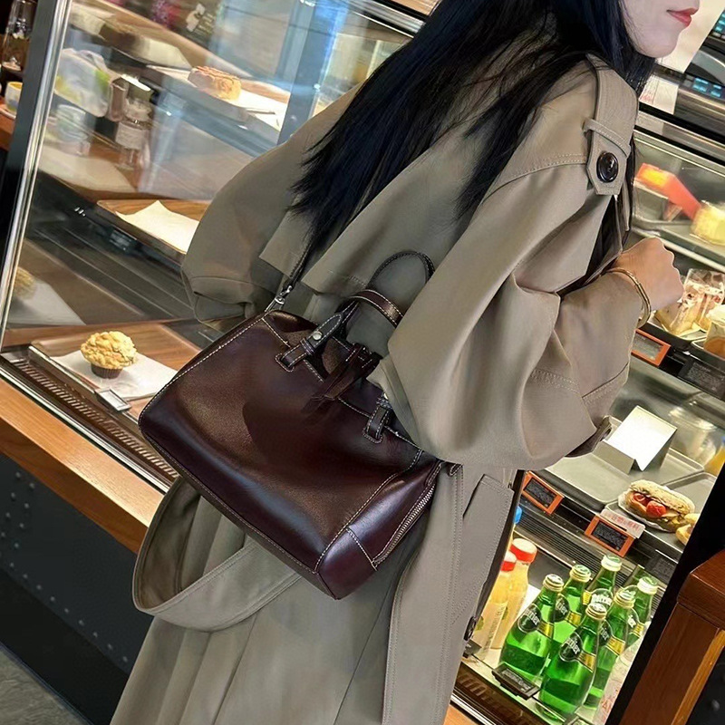 Women's Genuine Leather Bag 2025 Spring/Summer New Crossbody Bag Large Capacity Commuter Handbag Shoulder Bag Retro Tote - Thumbnail 4