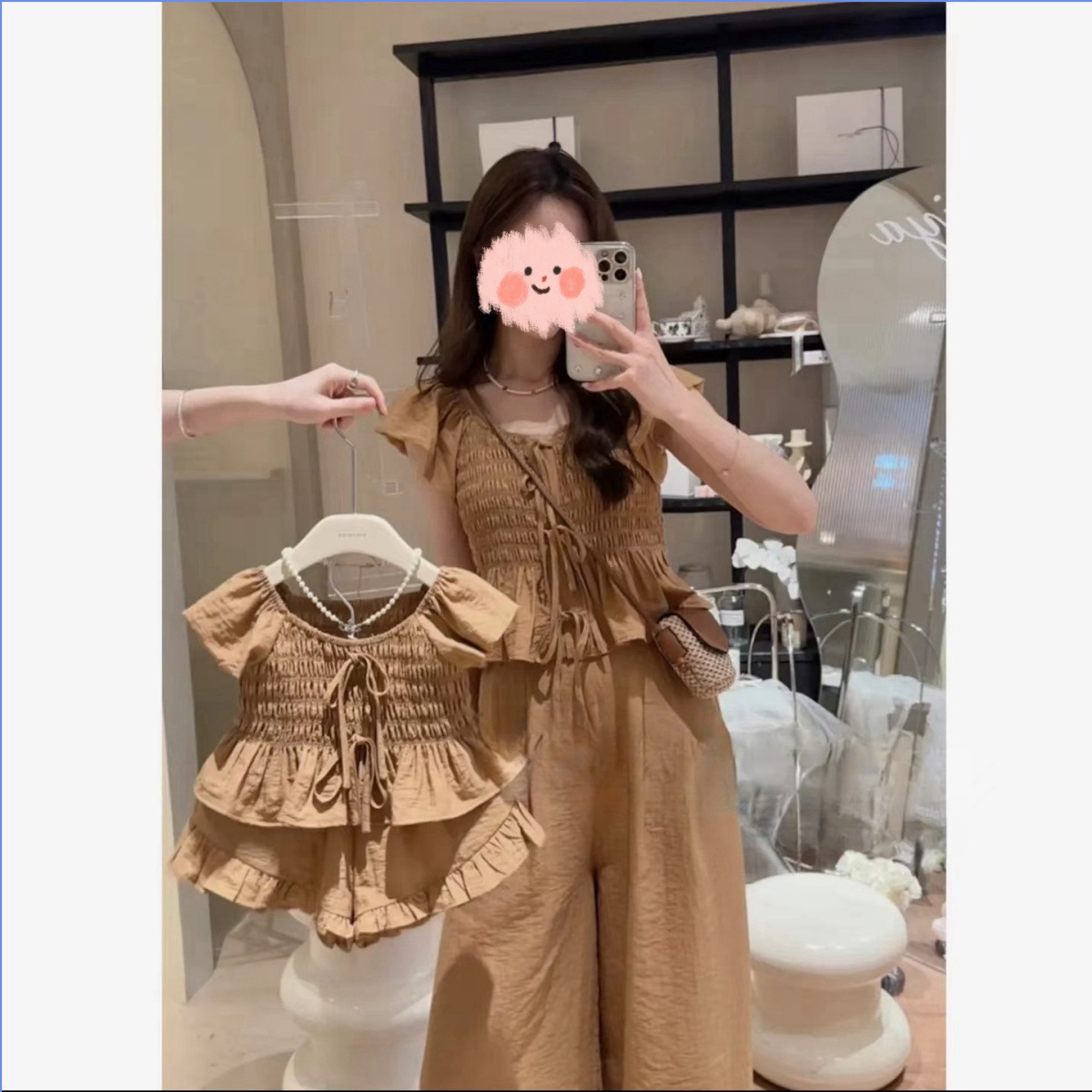 親子服2024夏の新型韓国版女の子カレー色の小さい飛袖はやせています。