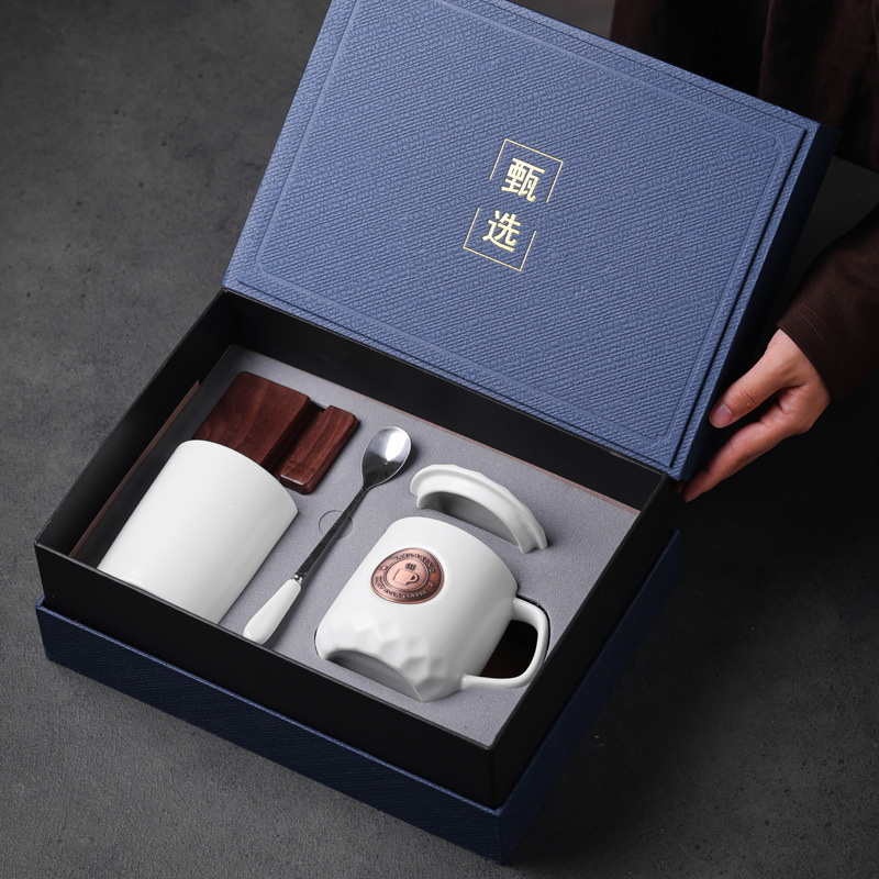 Obtenga un conjunto de tazas de oficina, tazas de cerámica, tazas de café, soporte de teléfono móvil, bolígrafo, logotipo de bronce, tallado