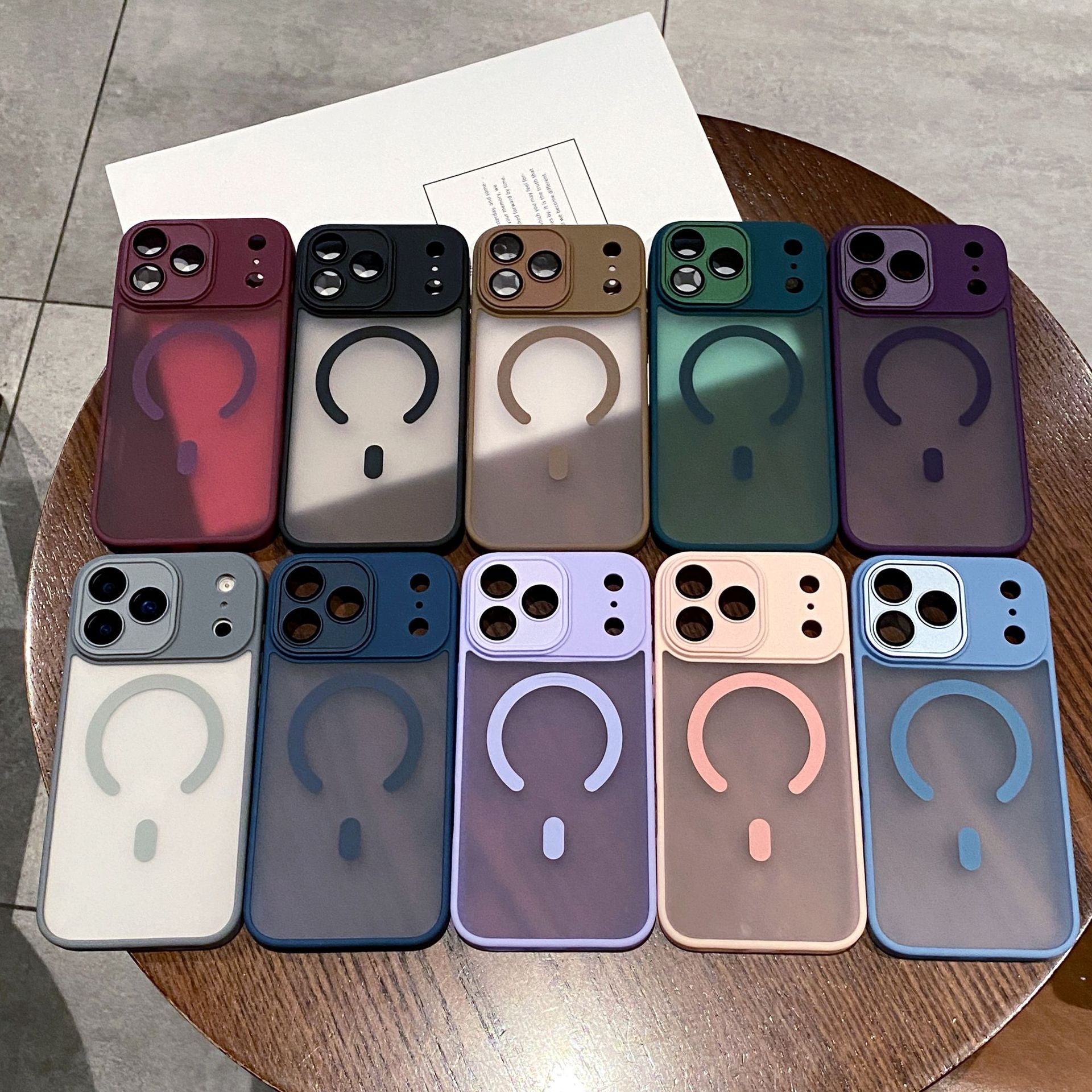 Aplicable para iPhone17 amor de caballo naranja caso de teléfono 15 escudo de elegancia sensación de piel esmerilado succión magnética manzana 16 lente cubierta protectora de película