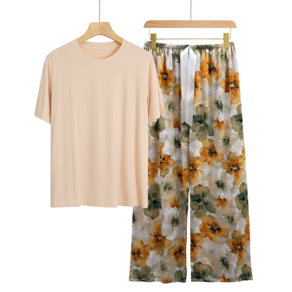 Beige + yellow and white flowers