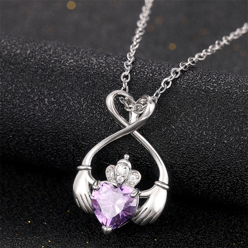 Women'S Gender Elegant Lady Classic Style Hand Heart Shape Crown Copper Inlay Zircon Pendant Necklace