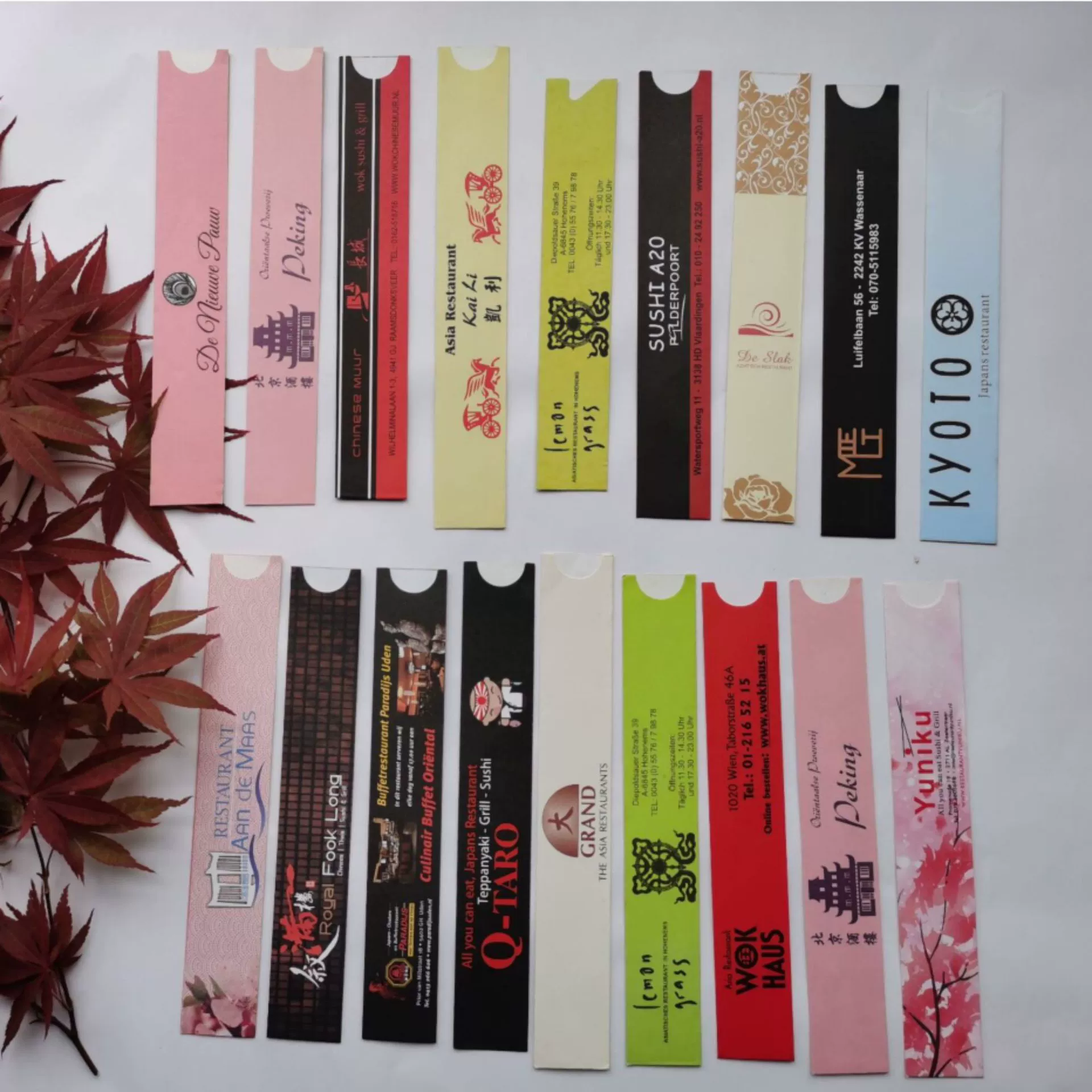 Производитель изготавливает на заказ одноразовые рекламные чехлы для палочек для еды из мелованной бумаги, пакеты для палочек для еды (одинарные и двойные), с логотипом, печатью офсетной печатью, а также чехлы для палочек для еды из мелованной бумаги.