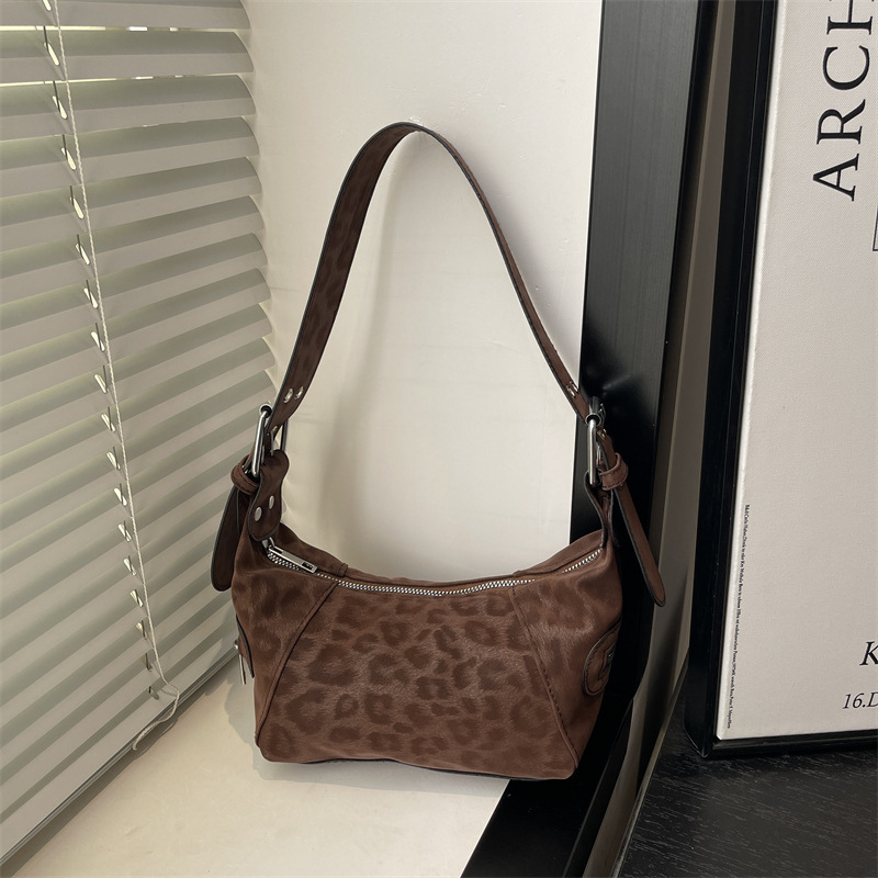 Autumn and Winter Maillard Retro Frosted Brown Small Bag Women's 2025 New Croissant Bag Versatile One-Shoulder Dumpling Bag