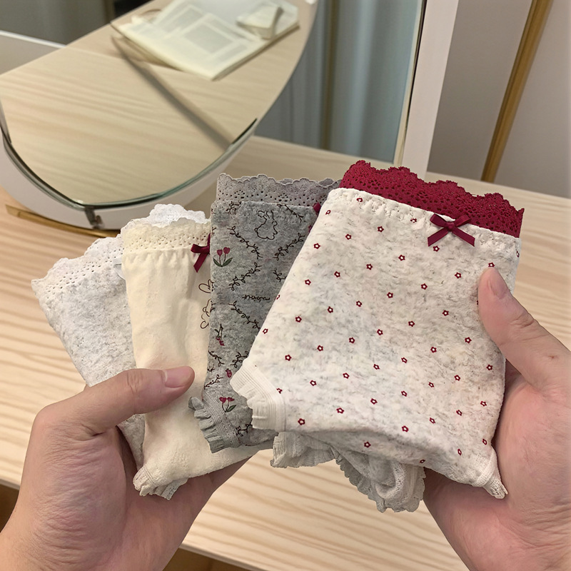 2026 Pure Cotton Jacquard Girls' Underwear with Bear and Rabbit Patterns, Polka Dot Lace Splicing, Naked-Feel Hip-Hugging Briefs 2026 Pure Cotton Jacquard Girls' Underwear with Bear and Rabbit Patterns, Polka Dot Lace Splicing, Naked-Feel Hip-Hugging Briefs
