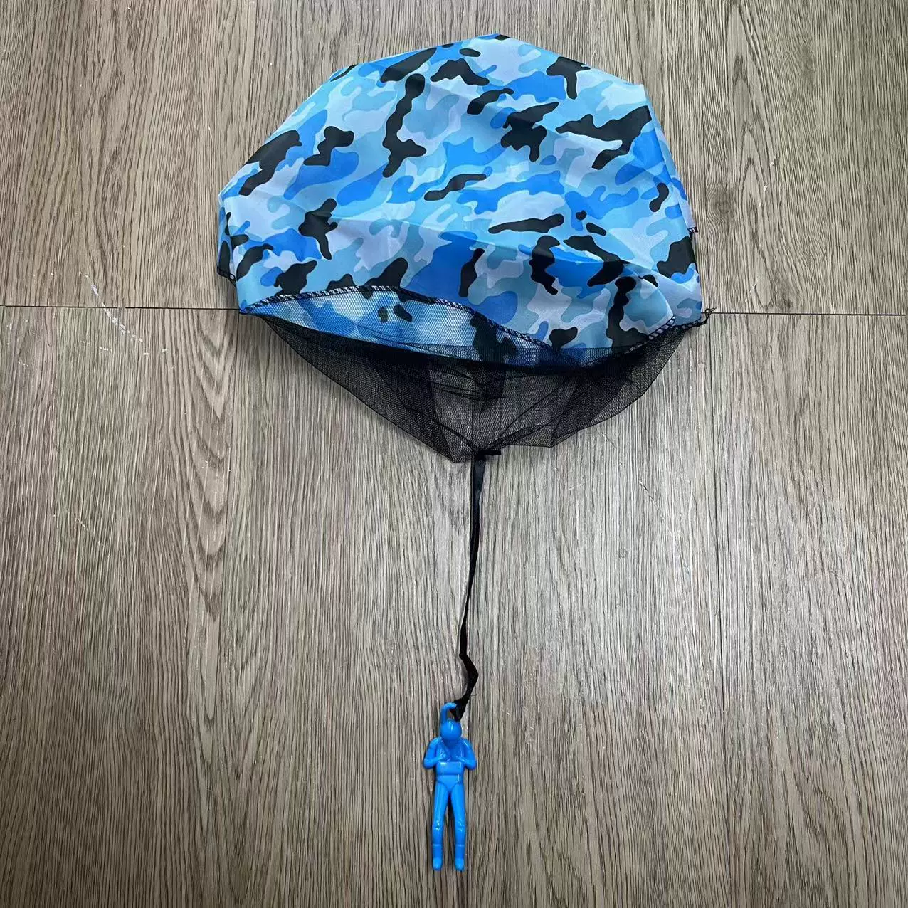 Hand-Toss Parachute Toy for Kids, Soldier Figurine Flyer, Outdoor Play, Multi-Color