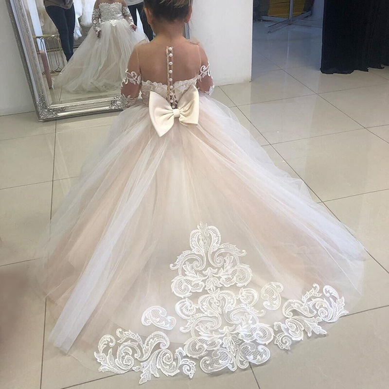 Prinzessinnen-Ballkleid für Mädchen und Mütter & Kinder – Spitzenkleid mit langen Ärmeln und Schleppe – Klassisches Blumenmädchenkleid 【Vorbestellung | Versand in 15 Tagen】_voghion.com