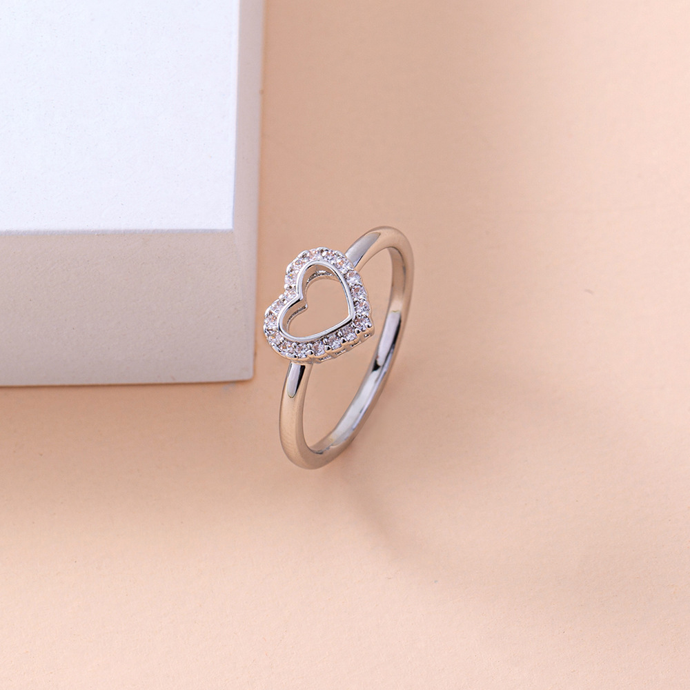 Simple Micro-inlaid Zircon Hollow Heart Copper Ring Wholesale Nihaojewelry display picture 6