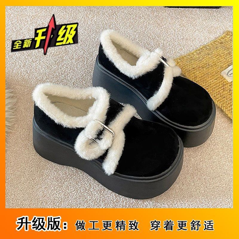 Aumentar la altura de calentamiento de los zapatos de algodón de fondo grueso para mujeres 2026 nuevo invierno retro en línea explosión de zapatos de lana gruesa