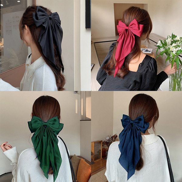 Red hairgrip with bow