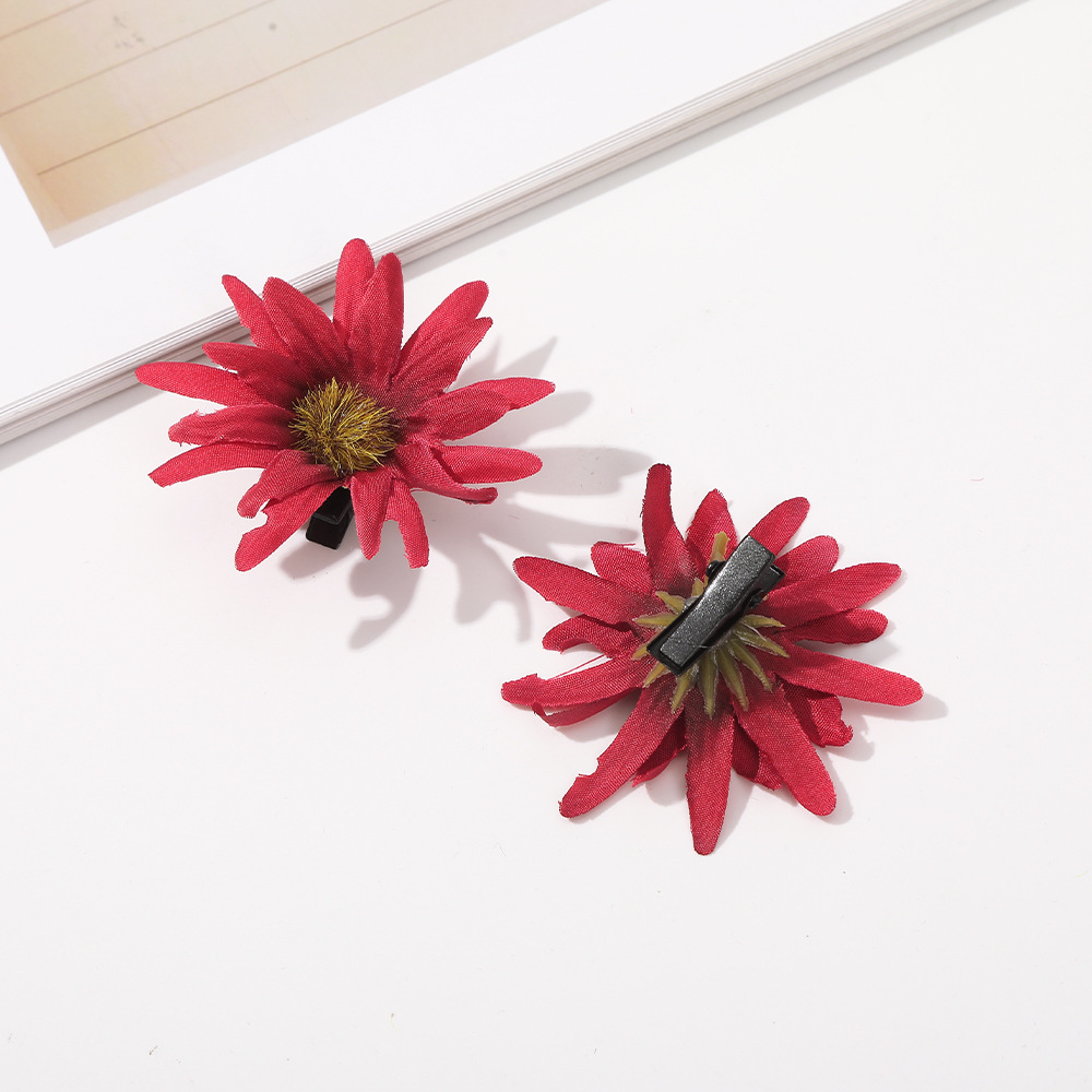 Elegant Classic Style Flower Cloth Hair Clip display picture 3