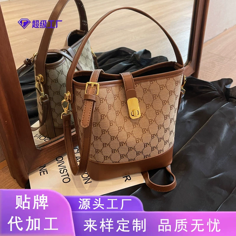 Трансграничная ретро сумка Сезон новая нишевая сумка на плечо 2024 осенняя сумка для ведра Advanced Чувство Повседневная сумка через плечо