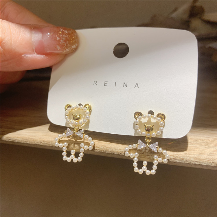 New Hollow Pearl Cute Bear Earrings Ear Jewelry display picture 3