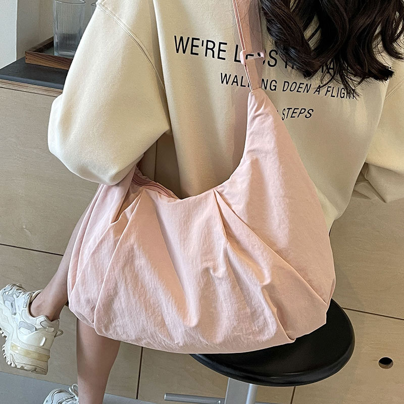 Japanese Style Pleated Large Capacity Solid Color Crossbody Bag For Women, Commuter Nylon Dumpling Bag, Casual Shoulder Bag For Students - Thumbnail 4