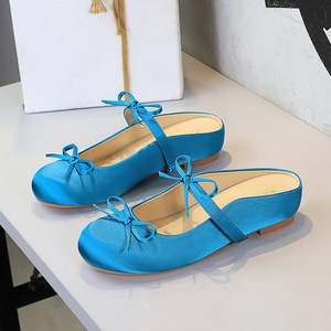 1633-1 French satin bow with a flat bow and shallow mouth, half trailer, female hollow out design, increased height, rou