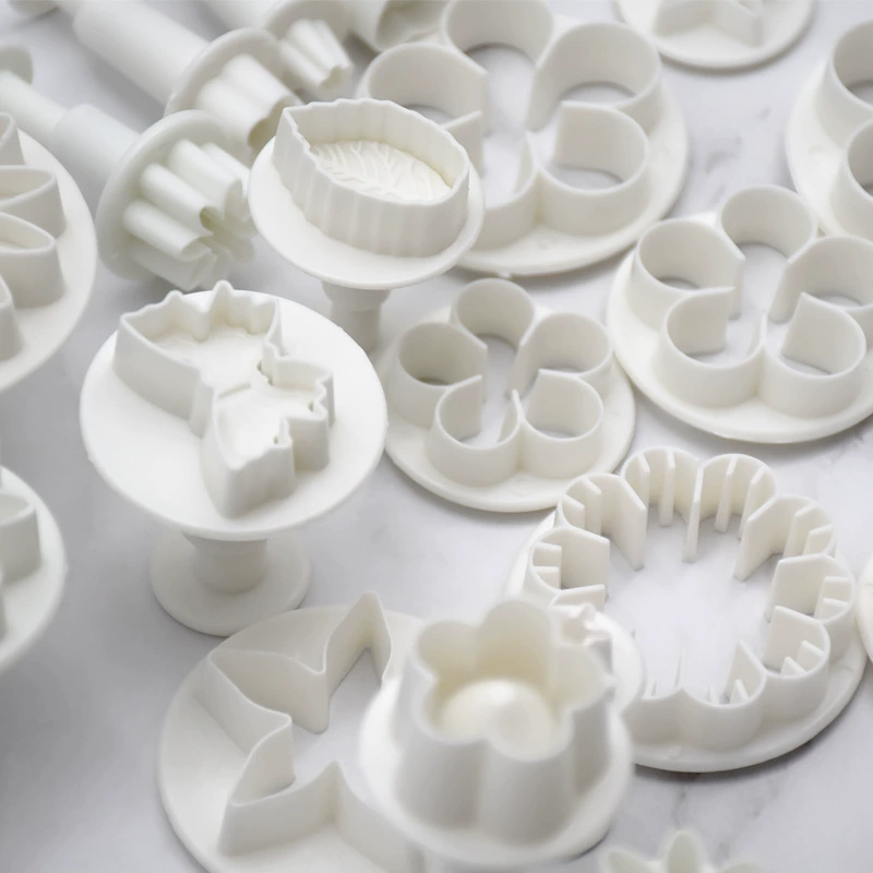 Fondant Flower Plunger Cutter Set, 33 Pieces, Food-Grade Plastic, White, Compact Kit