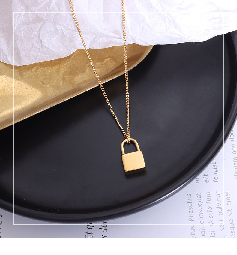 Fashion Lock Pendant Necklace Jewelry Titanium Steel 18k Gold Plated display picture 1