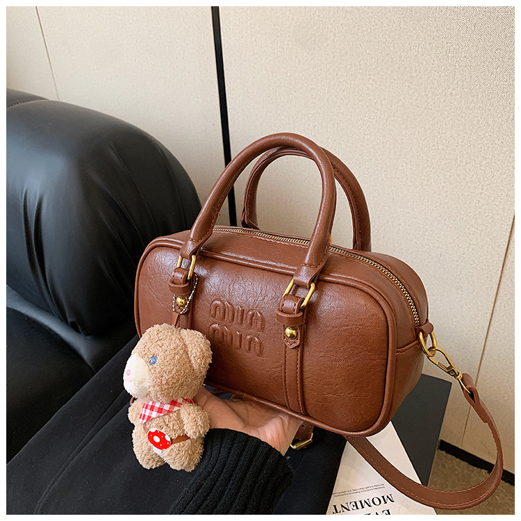 Cross-border hand-held bowling bag for women in autumn and winter 2025, new retro commuter pillow bag, large capacity crossbody bag undefined