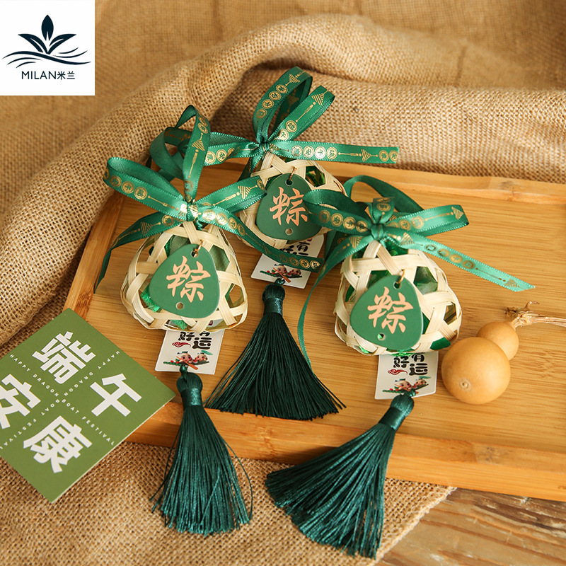 Festival del Bote del Dragón Tejer de bambú Hecho a mano Diy Barco del bote del dragón Bolso de ajenjo Ramo Empaquetado Decoración de la puerta Colgante de la puerta Joyas de coche hechas a mano