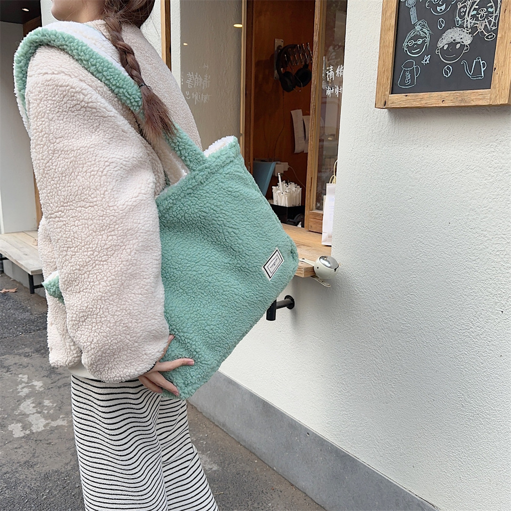 310232 Autumn and Winter Plush Bag for Women 2023 New style, front and back dual-purpose lambskin large capacity tote bag for single shoulder undefined