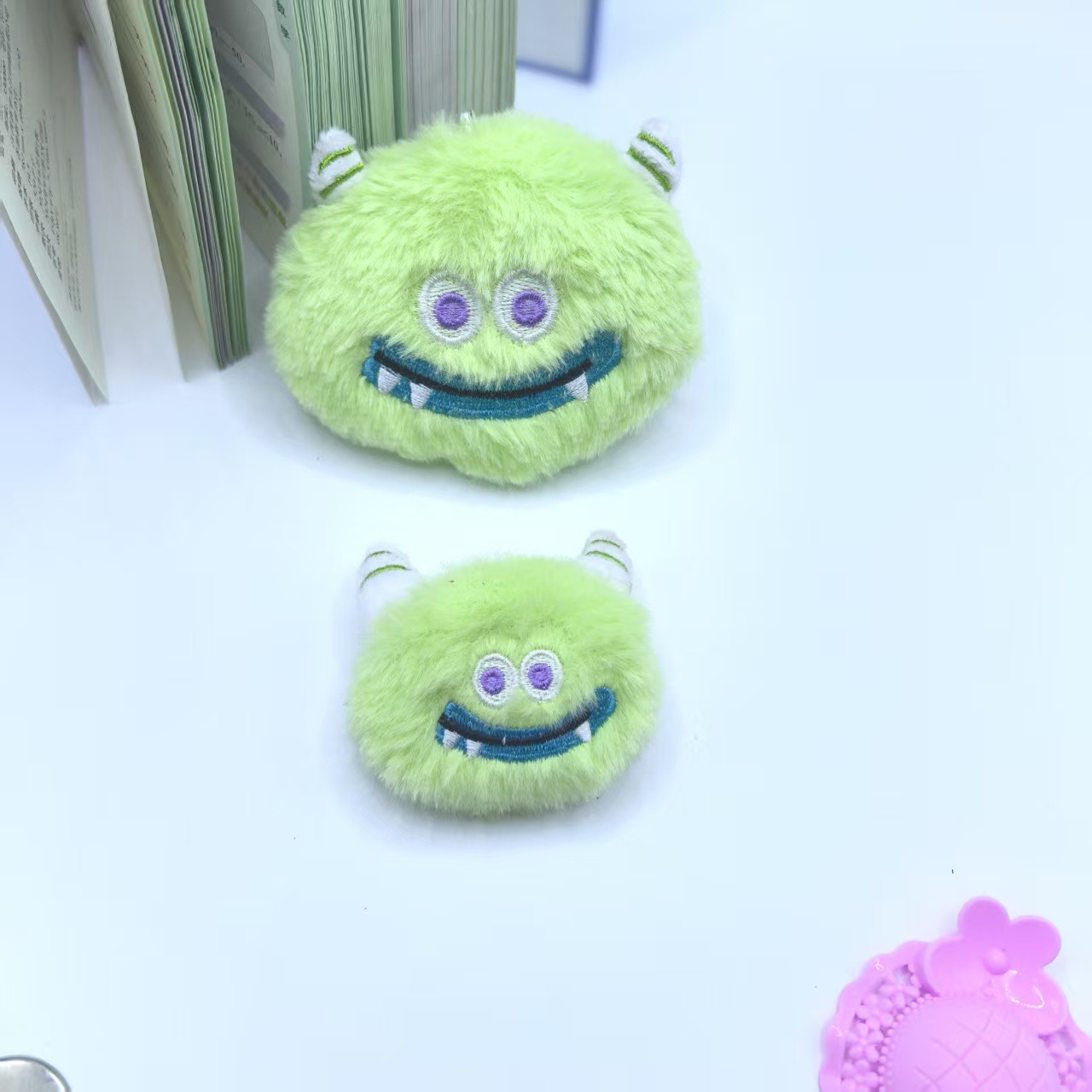 新款卡通大脸怪吱吱叫毛绒挂件钥匙扣娃娃机怪叫玩偶DIY辅料批发