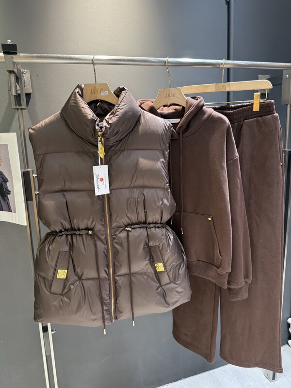 mm家25ss秋冬新款异型扣装饰棉马甲+卫衣三件套立领套装|undefined