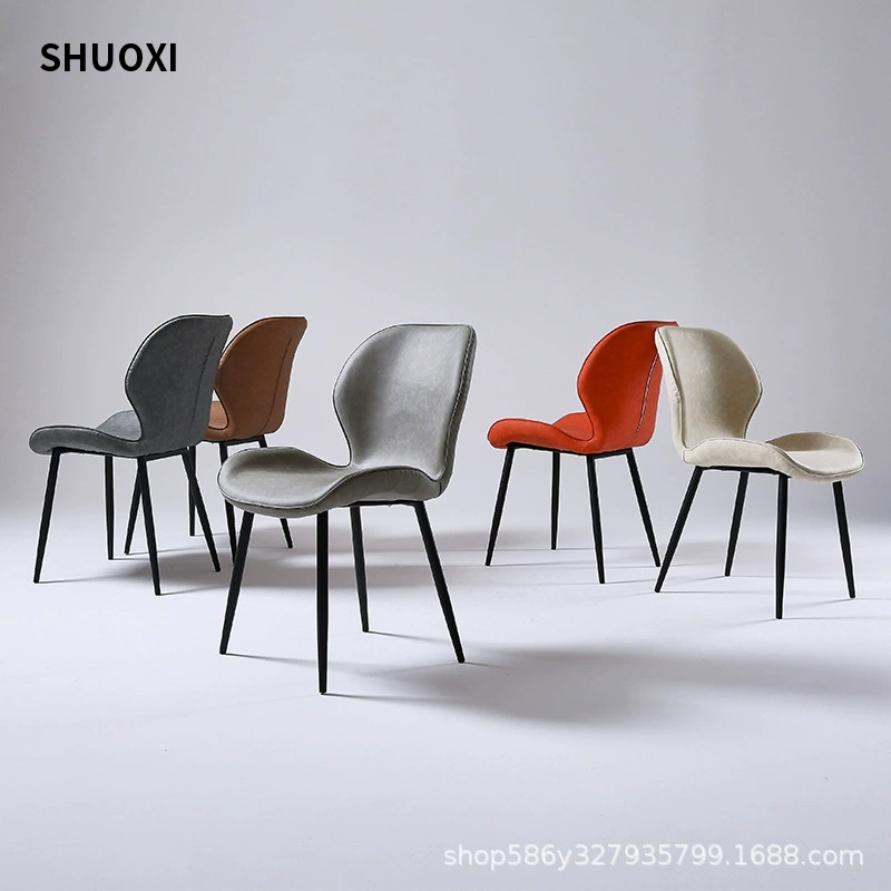 Скандинавский обеденный стол и стул Домашний обеденный стул Современный простой стул для макияжа со спинкой Индустриальный стиль Легкий роскошный кожаный стул Настольный стул