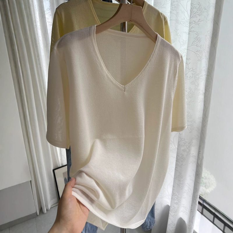 Rolled Edge V-Neck Solid Color Ice Silk Knit Short-Sleeve T-Shirt for Women, Loose Fit, Versatile, Slimming, Solid Color Casual Top, Summer Thin