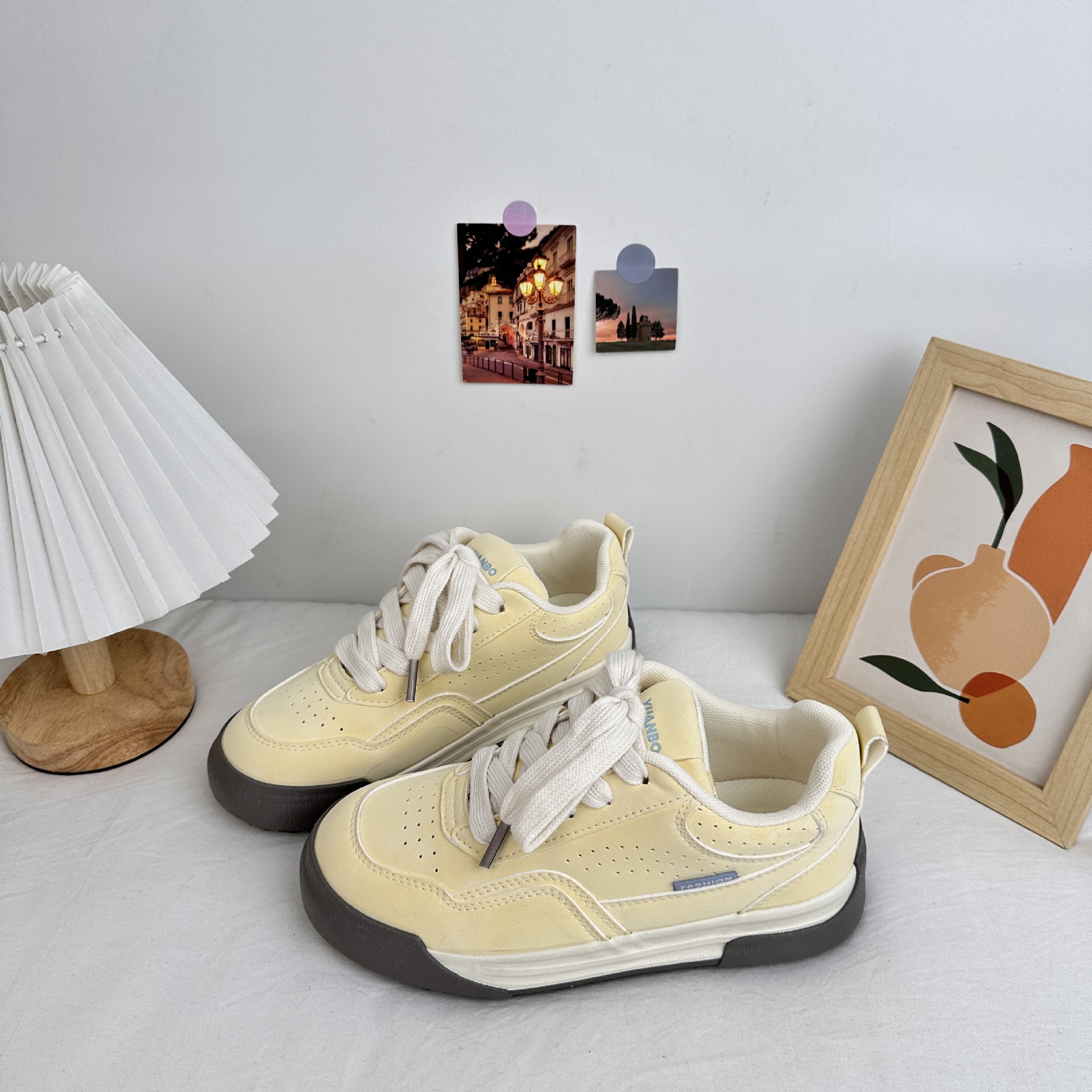 Yuanbo2025 primavera estudiantes nuevos zapatos de skate con zapatos de lona de suela gruesa para mujeres Harajuku estilo de puerto zapatos casuales de mujer