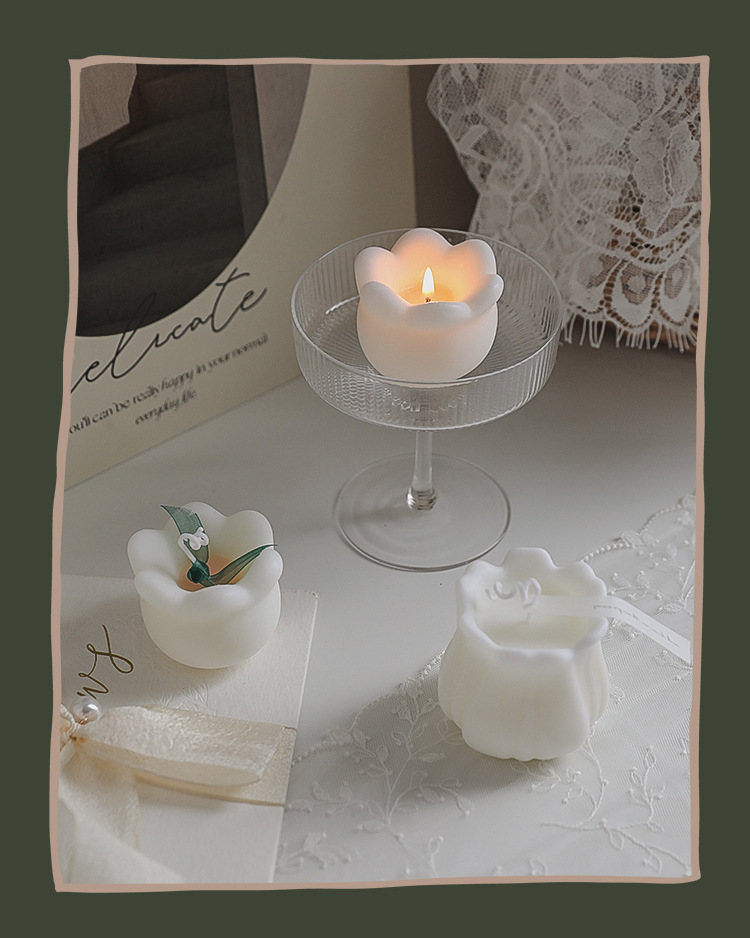 Cute Pastoral Flower Wax Candle display picture 5