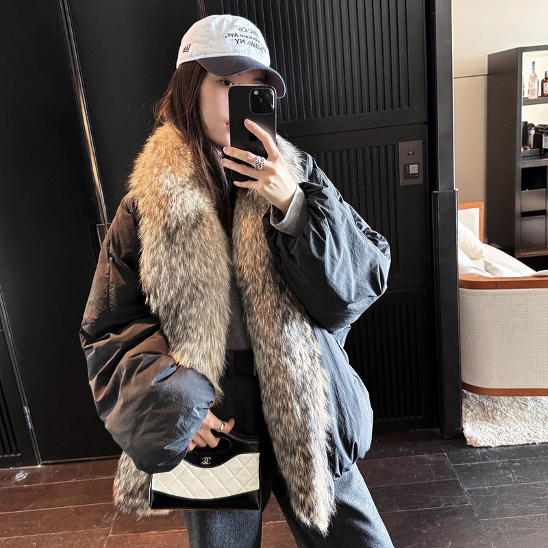 Big Brand Same Style Parka with Detachable Wolf Fur Collar, Slightly Wrinkled Texture Parka down Jacket for Women 2025 New