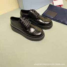 24款粗跟P家三角标乐福鞋女真皮黑色英伦风小皮鞋一脚蹬百搭舒适