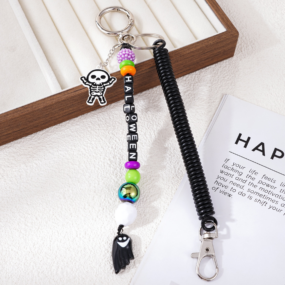 Nuevos productos transfronterizos creativos de letras de color cuerdas trenzadas llavero amor dibujos animados accesorios de diseño bolsos colgantes