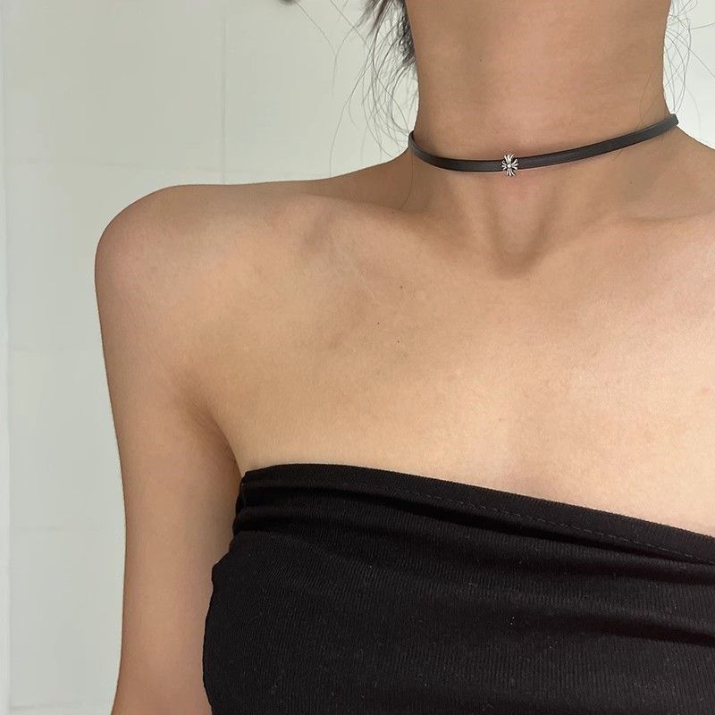 Casual punk cuero negro cruce collar choker nicho diseño dulce cool collar para mujeres minimalistas cool