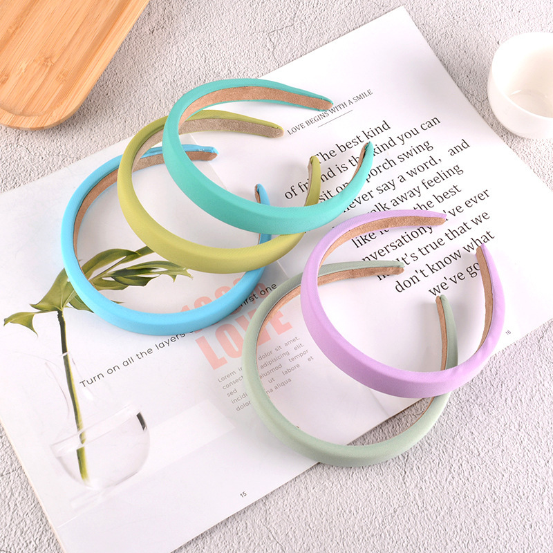 80g Weight Headwear Classification Travel, Birthday, Festival Occasion Geometric Pattern Women'S Gender Sky Blue, Orange, Dark Blue, White, Pink, Purple, Red, Green, Skin Color, Blue, Yellow, Black Color Fashion Candy Color Solid Color Sponge Wide-sided Headband Wholesale 1