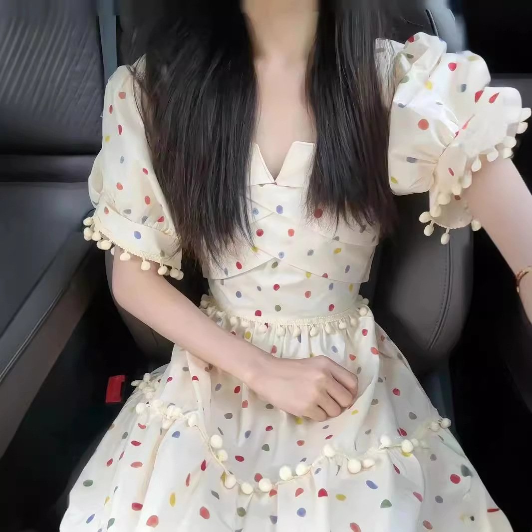 法式泡泡袖波点可爱甜美连衣裙设计感小众2024新款女夏季仙女裙子