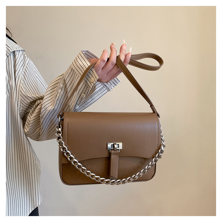 Mujeres PU Color Sólido Estilo Clásico Cuadrado Hebilla Magnética Bolso Bolso Bandolera display picture 1