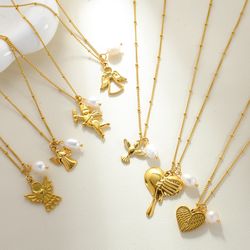 Großhandel Schmuck Frau Mond Herzform Schlange Edelstahl 304 Überzug Halskette Mit Anhänger Kabelkette display picture 1