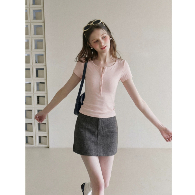 Tgta Pink Henley Collar Short-Sleeve T-Shirt for Women, Summer 2026 New Slim Fit, Tight-Fitting, Slimming Short Top