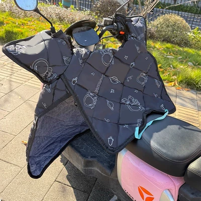 Motorcycle front windshield with Fleece Lining and Thickened, Waterproof - winter-fleece-lined-space-bear