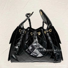 25c麂皮油蜡皮腋下包女hobo嬉皮包菱格粗链条单肩抽绳水桶包25bag