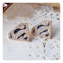 小众潮流超人耳钉个性简约气质时尚嘻哈痞帅滴油镶钻S耳饰品