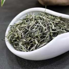 四川直条毛峰高山云雾雪芽绿茶散装白茶毛尖茶叶包邮一件代发